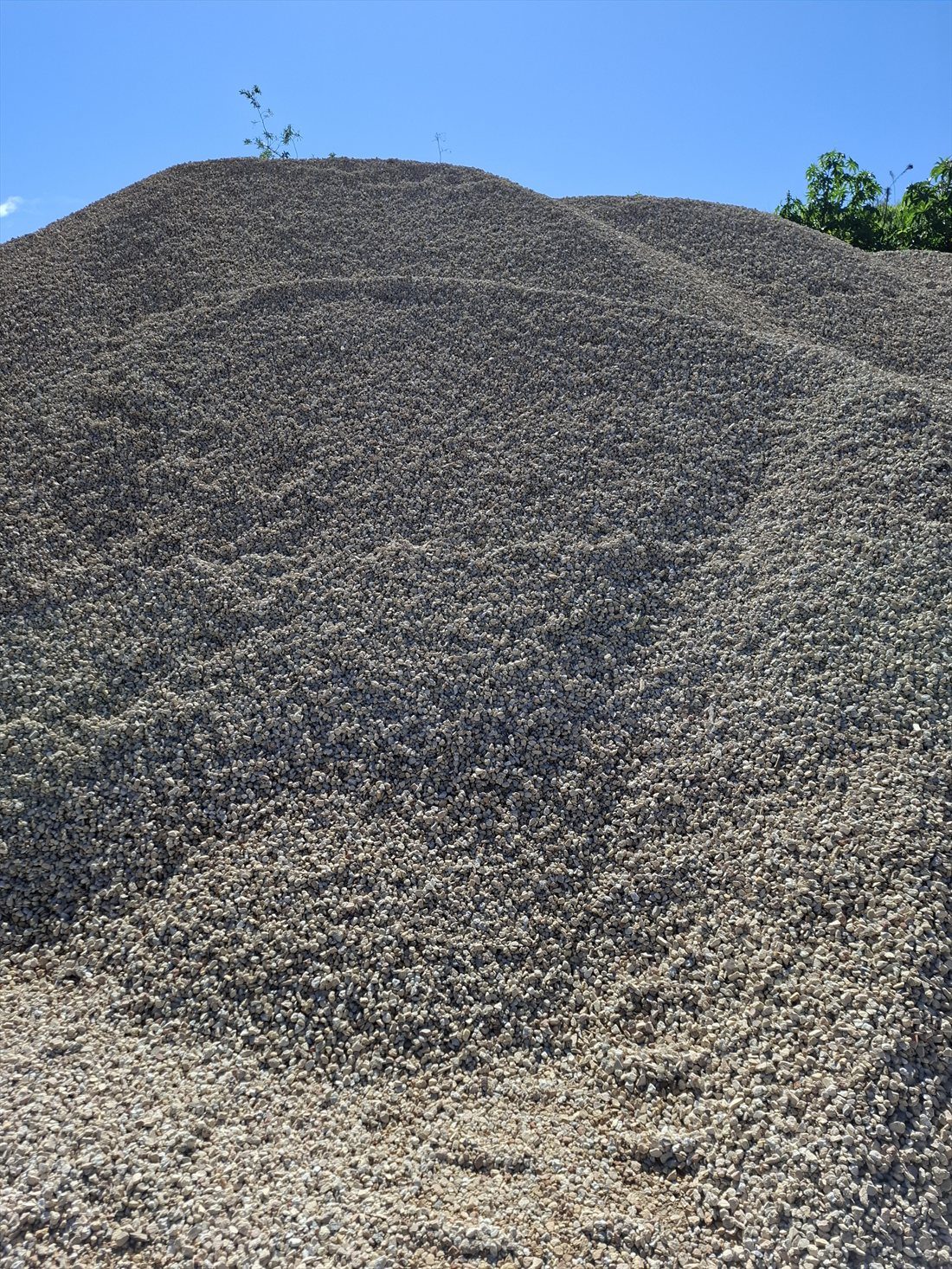 Cream Crushed Brick in use on a Perth job, supplied and delivered across Perth by Red Sand Supplies