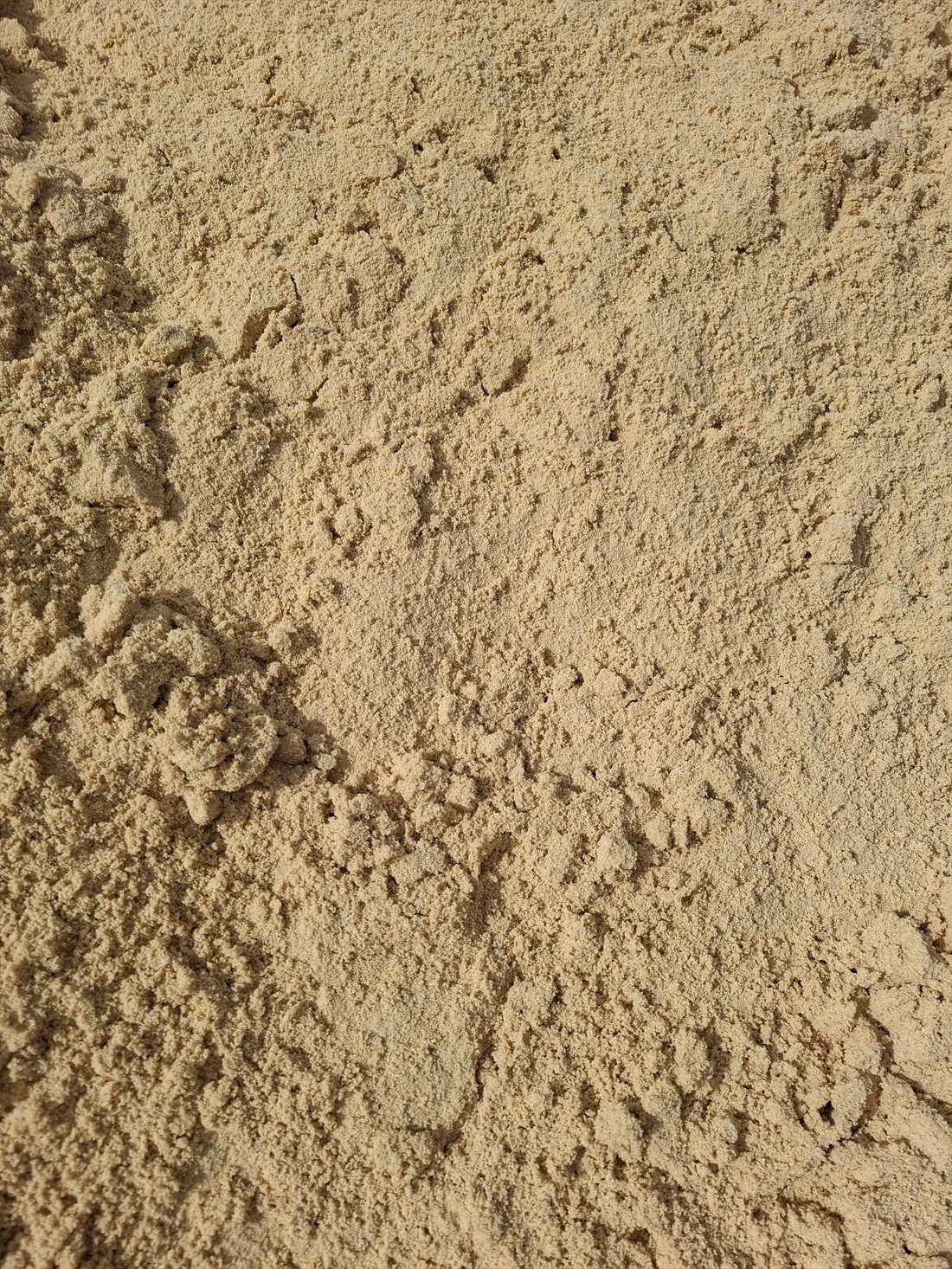 Plastering Sand close up, supplied and delivered across Perth by Red Sand Supplies